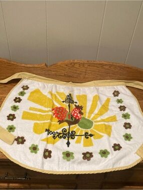 Vintage Fashion Manor All Cotton Half Apron Terry Rooster Print